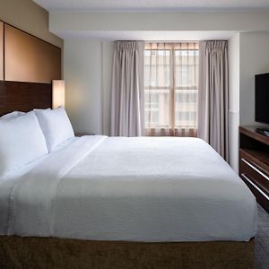 One-Bedroom Queen Suite Sofa Bed